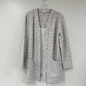 ☘️ Chico's Gray Leopard Print Cardigan Size Large